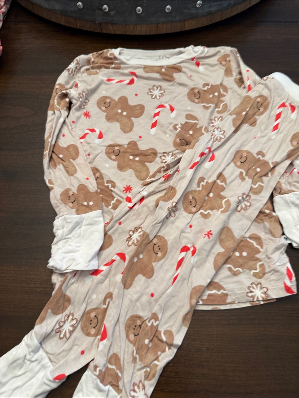 Kids Beige Gingerbread Print Pajama Set - Festive Holiday Sleepwear